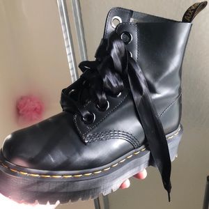 Dr. Martens Shoes - BNIB molly buttero Doctor Martens Dr. Martens Shoes - BNIB molly buttero Doctor Martens